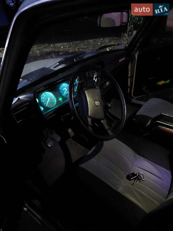 Седан ВАЗ / Lada 2107 1983 в Белой Церкви