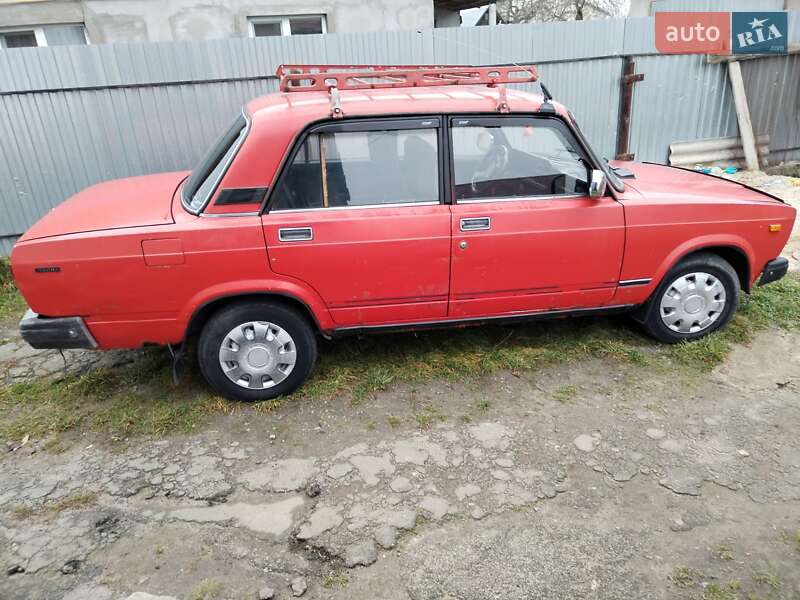Седан ВАЗ / Lada 2107 1991 в Шепетівці