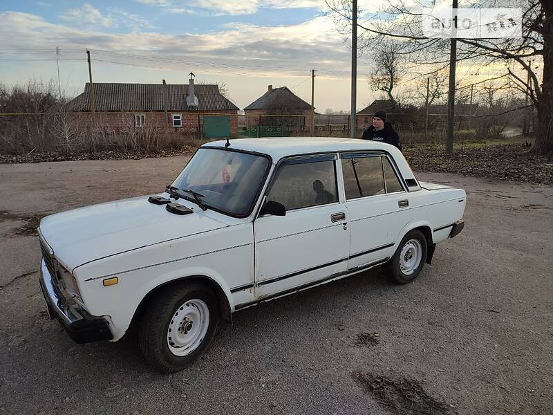 Седан ВАЗ / Lada 2107 1989 в Томаковке