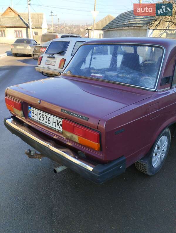 Седан ВАЗ / Lada 2107 2004 в Рені