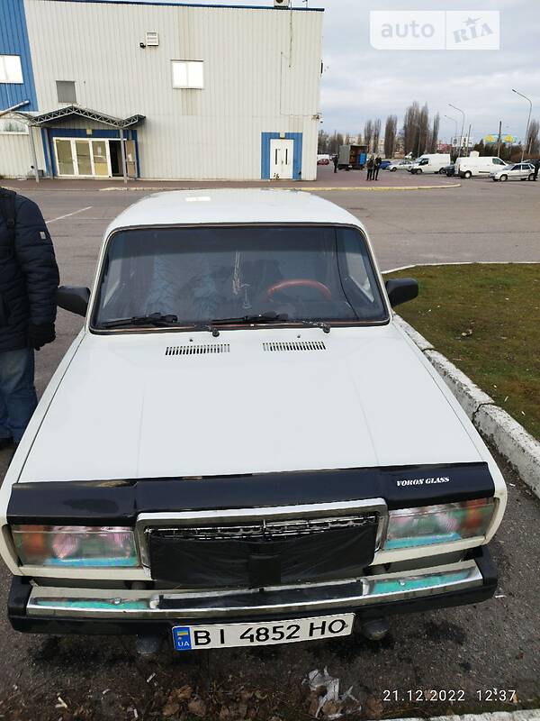 Седан ВАЗ / Lada 2107 1984 в Кременчуге