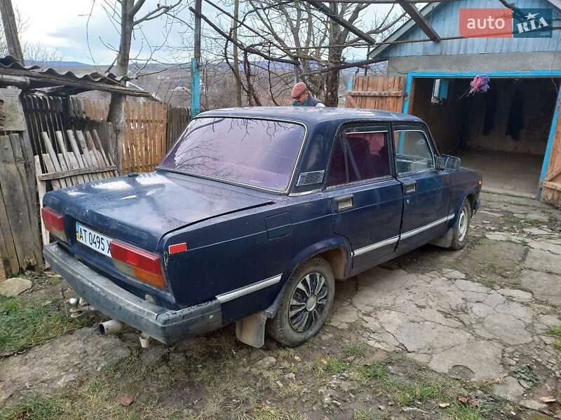 Седан ВАЗ / Lada 2107 1985 в Заставній