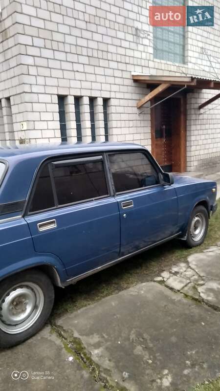 Седан ВАЗ / Lada 2107 2003 в Ужгороде
