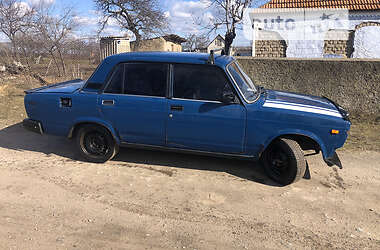 Седан ВАЗ / Lada 2107 2004 в Николаеве