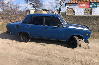 Седан ВАЗ / Lada 2107 2004 в Николаеве