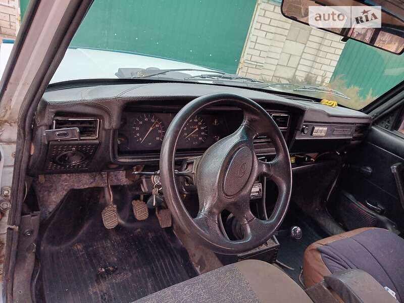 Седан ВАЗ / Lada 2107 1983 в Днепре