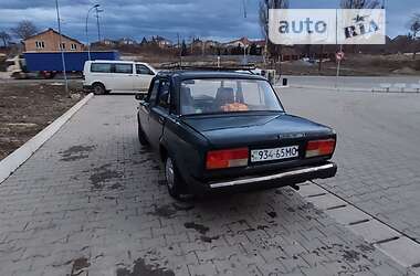 Седан ВАЗ / Lada 2107 2003 в Черновцах