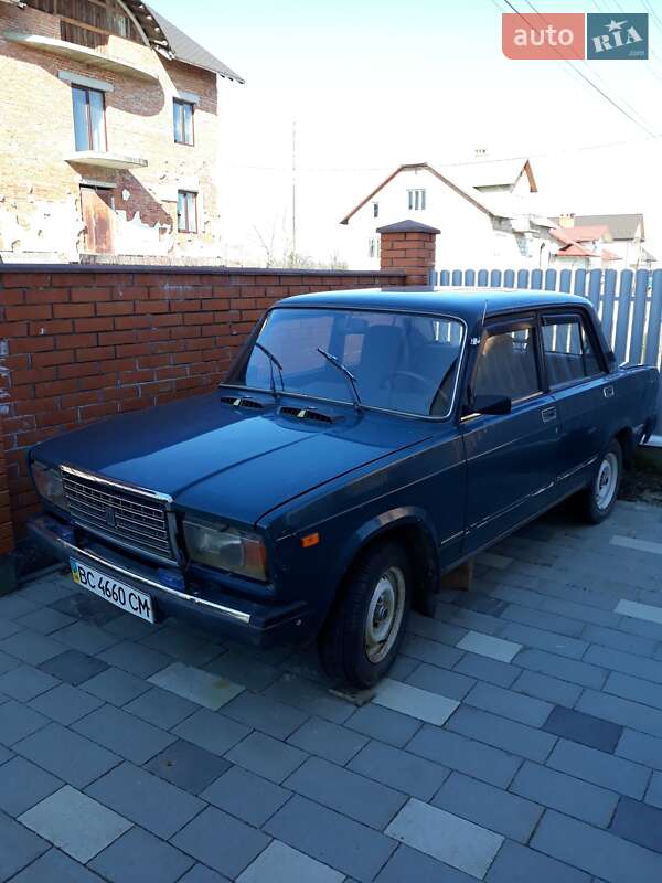 Седан ВАЗ / Lada 2107 2004 в Стебнику