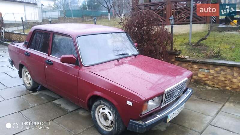 Седан ВАЗ / Lada 2107 2004 в Тячеве