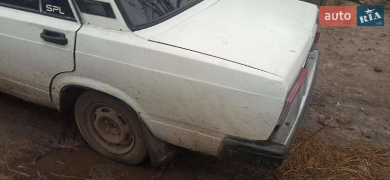 Седан ВАЗ / Lada 2107 1993 в Сквире
