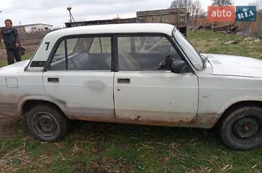 Седан ВАЗ / Lada 2107 1988 в Броварах