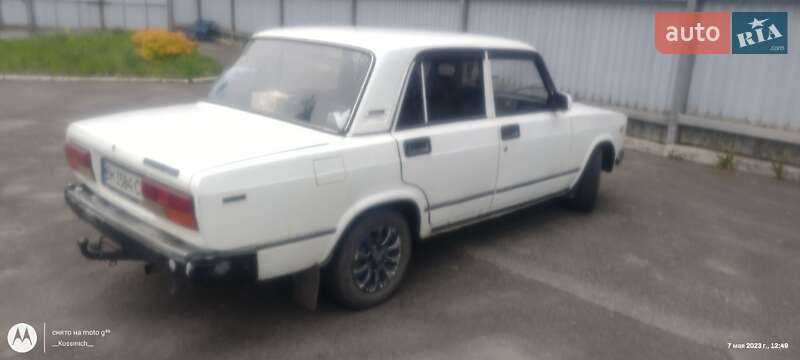 Седан ВАЗ / Lada 2107 1994 в Киеве