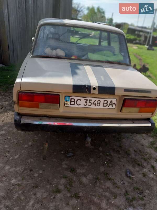 Седан ВАЗ / Lada 2107 1995 в Самборе