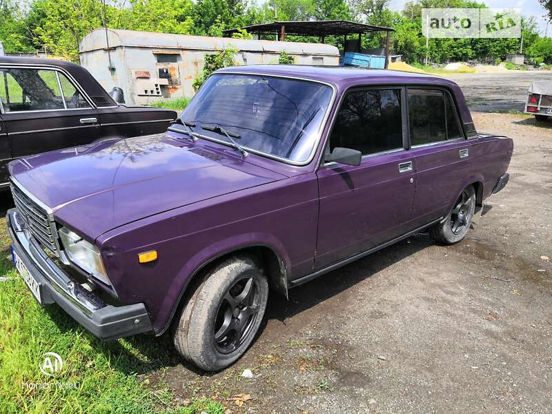 Седан ВАЗ / Lada 2107 2004 в Харькове