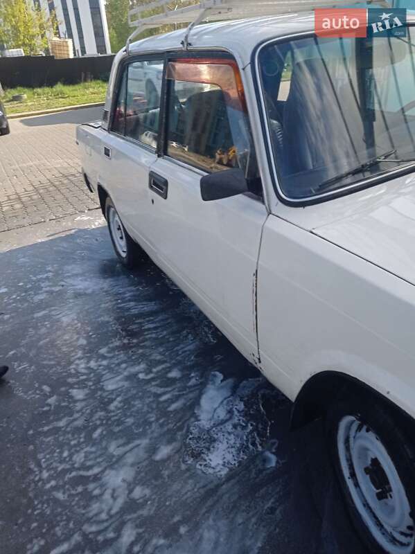Седан ВАЗ / Lada 2107 1992 в Львове
