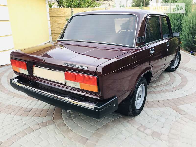 Седан ВАЗ / Lada 2107 2007 в Новомосковске