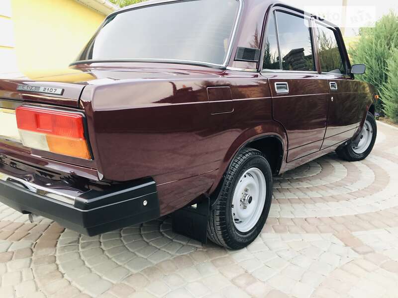 Седан ВАЗ / Lada 2107 2007 в Новомосковске