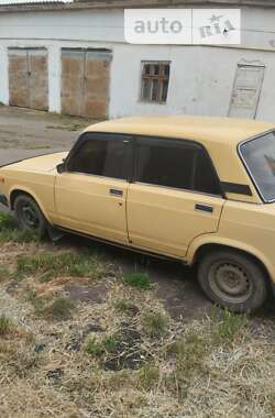 Седан ВАЗ / Lada 2107 1986 в Черновцах