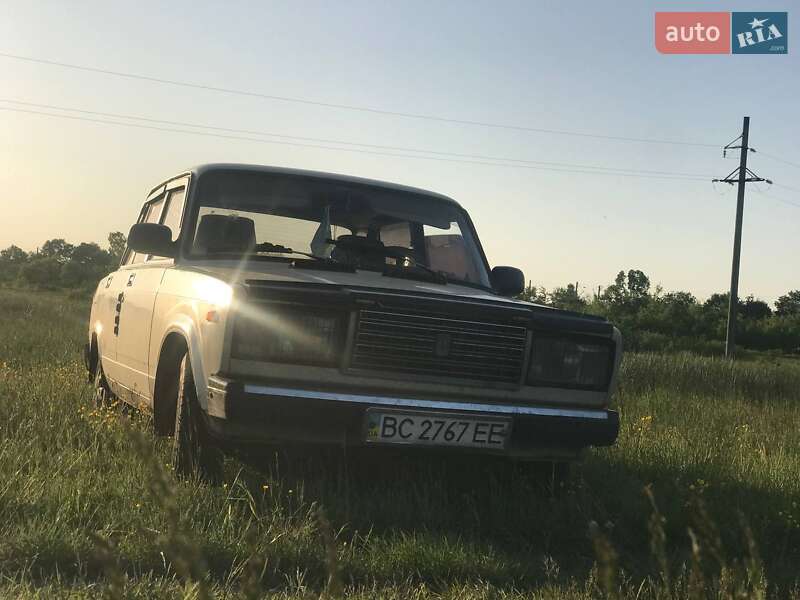 Седан ВАЗ / Lada 2107 1989 в Мостиске