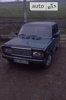 Седан ВАЗ / Lada 2107 1997 в Ровно