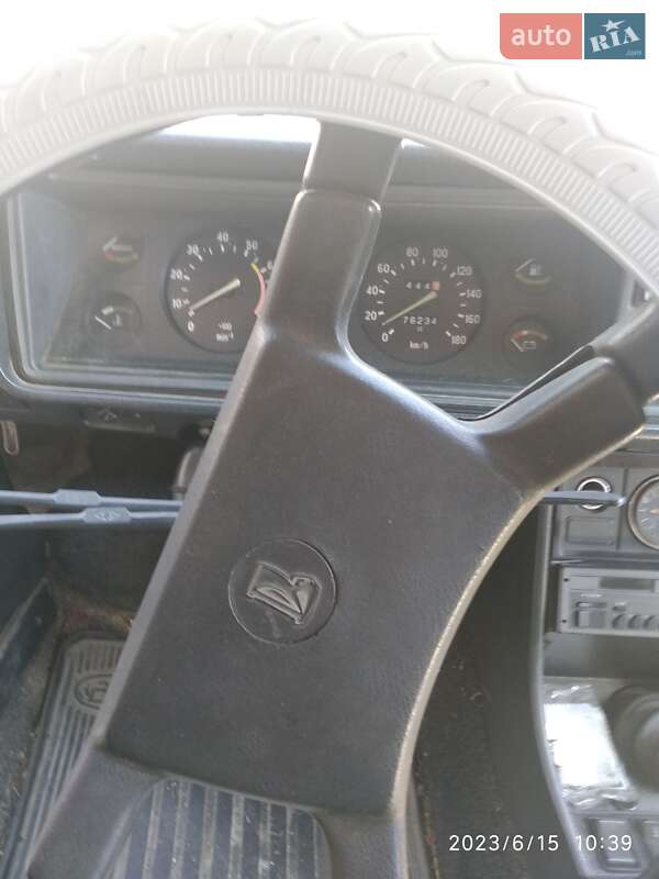 Седан ВАЗ / Lada 2107 1994 в Києві