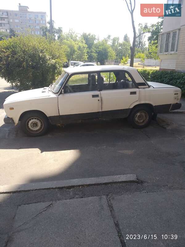 Седан ВАЗ / Lada 2107 1994 в Києві