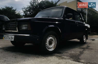 Седан ВАЗ / Lada 2107 2003 в Ужгороді