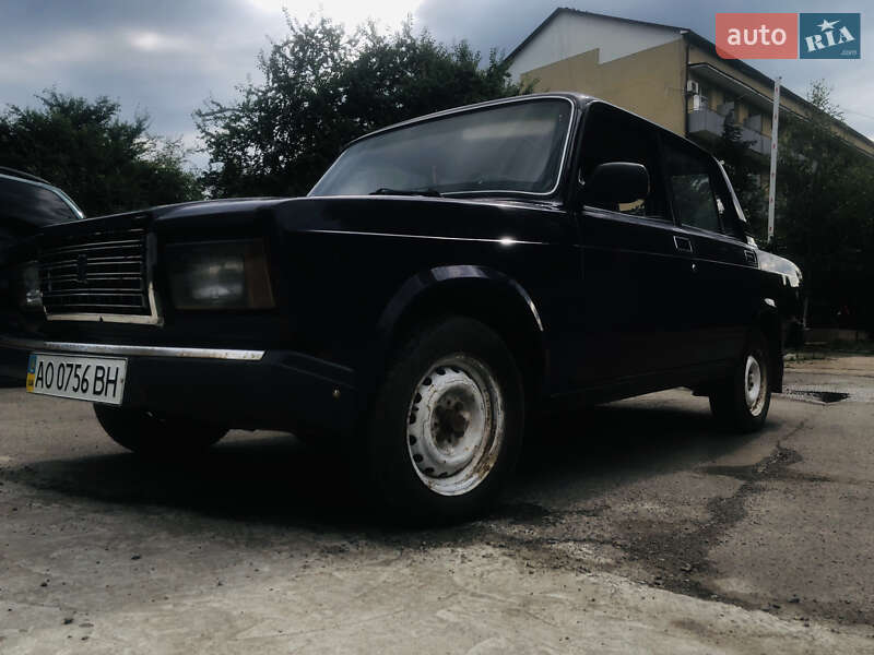 Седан ВАЗ / Lada 2107 2003 в Ужгороді