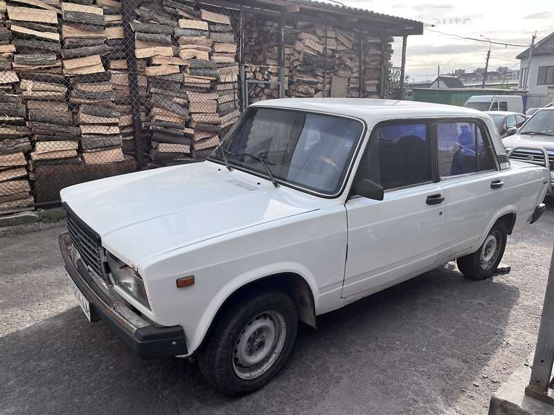 Седан ВАЗ / Lada 2107 2004 в Хмельницькому