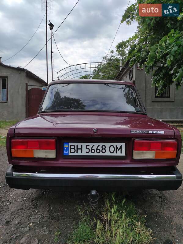 Седан ВАЗ / Lada 2107 2002 в Болграде