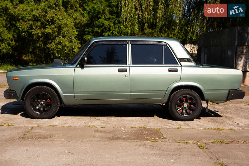 Седан ВАЗ / Lada 2107 2008 в Покровском