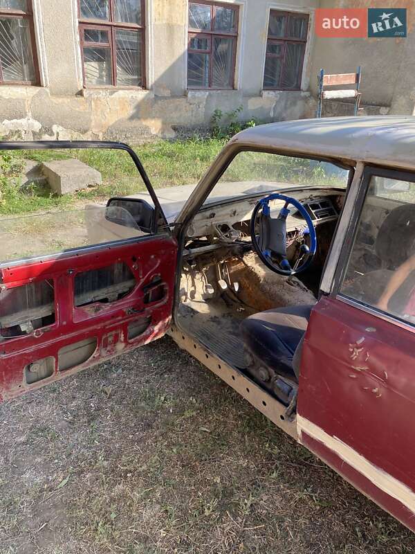 Седан ВАЗ / Lada 2107 1983 в Білгороді-Дністровському