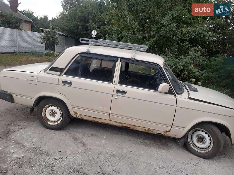 Седан ВАЗ / Lada 2107 1995 в Харькове
