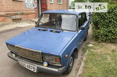 Седан ВАЗ / Lada 2107 1983 в Ровно