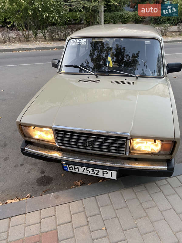 Седан ВАЗ / Lada 2107 1987 в Березанке