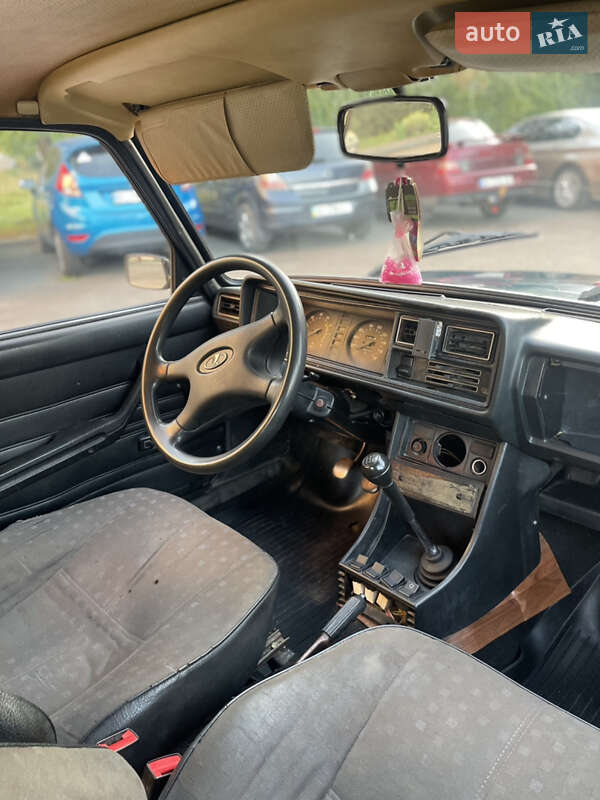Седан ВАЗ / Lada 2107 2002 в Ужгороде фото 10 Седан ВАЗ / Lada 2107 2002 в Ужгороде