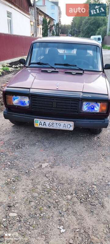 Седан ВАЗ / Lada 2107 2005 в Черновцах