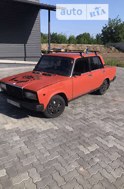Седан ВАЗ / Lada 2107 1984 в Луцке