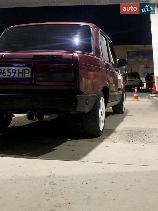 Седан ВАЗ / Lada 2107 1991 в Ужгороде фото 4 Седан ВАЗ / Lada 2107 1991 в Ужгороде