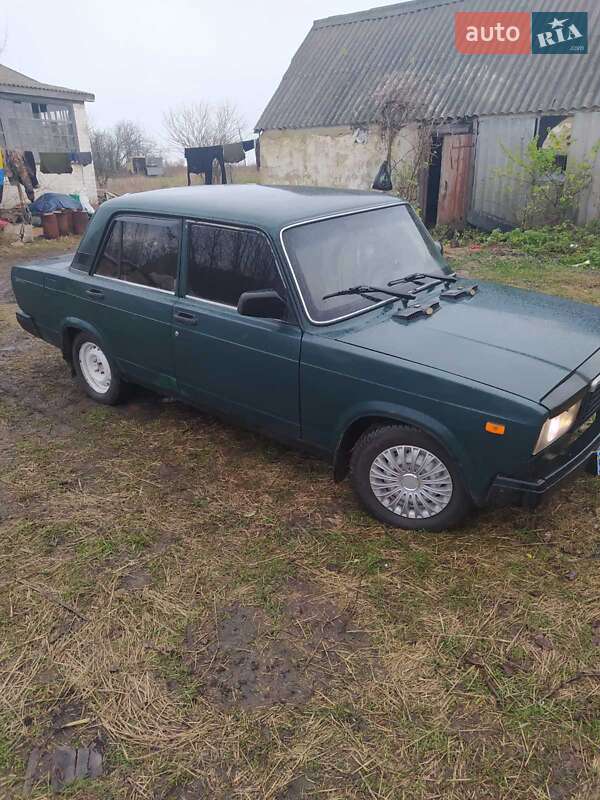 Седан ВАЗ / Lada 2107 2006 в Шевченковому