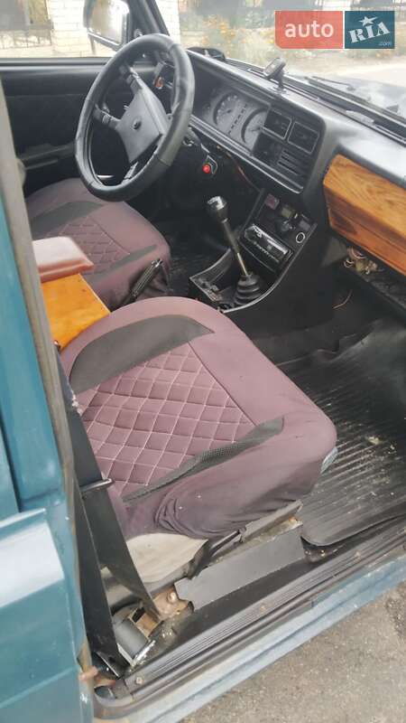 Седан ВАЗ / Lada 2107 2004 в Луцьку