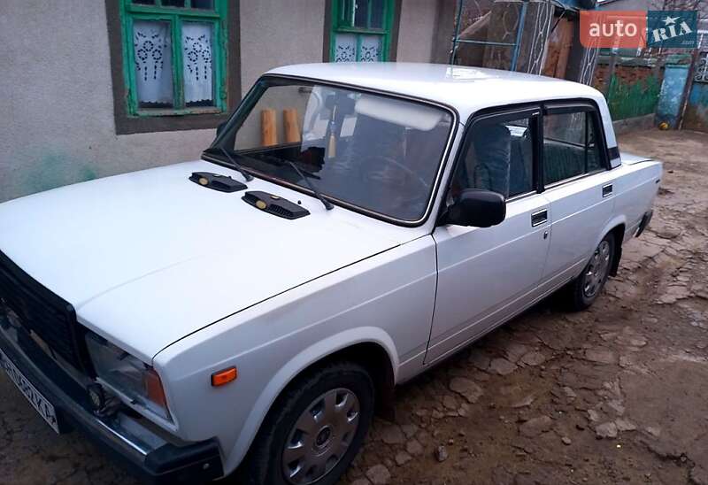Седан ВАЗ / Lada 2107 2004 в Роздільній