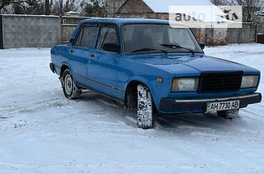 Седан ВАЗ / Lada 2107 2004 в Киеве