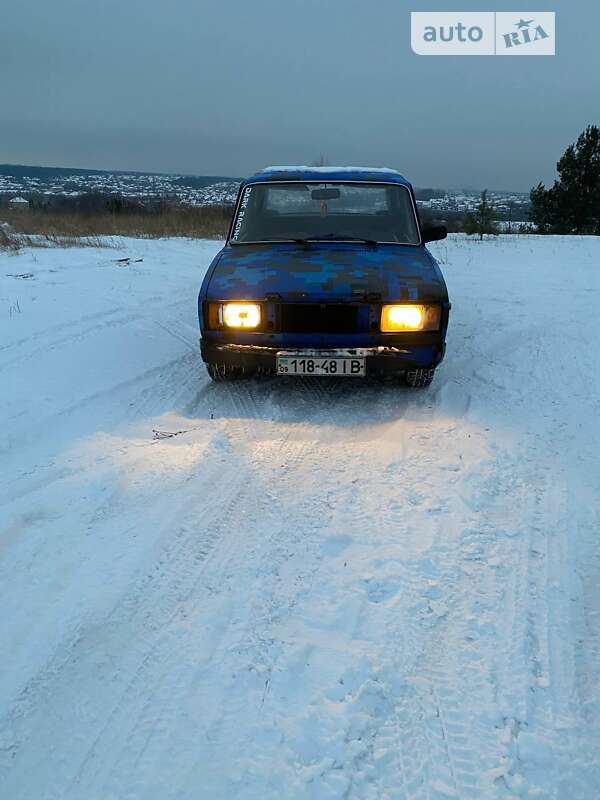 Седан ВАЗ / Lada 2107 1990 в Боярке