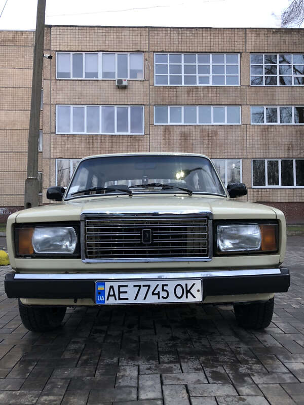 Седан ВАЗ / Lada 2107 1984 в Кривом Роге