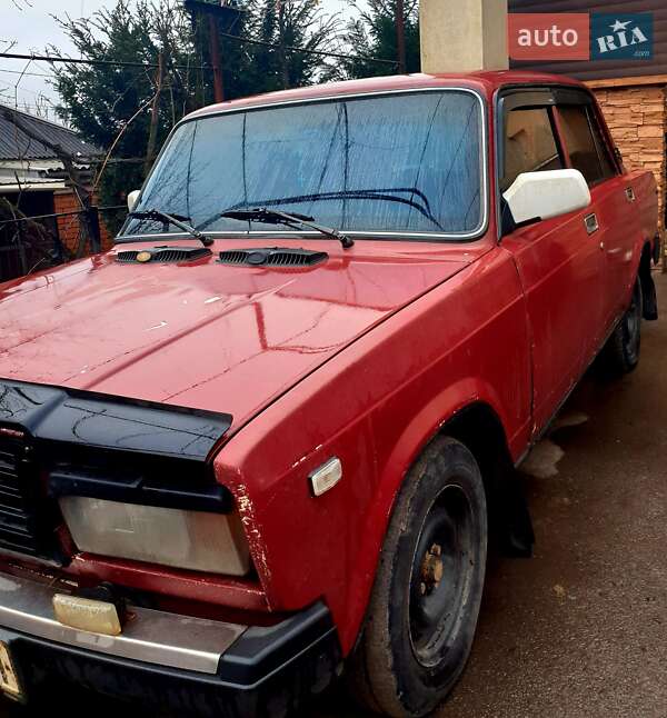 Седан ВАЗ / Lada 2107 1984 в Кривом Роге