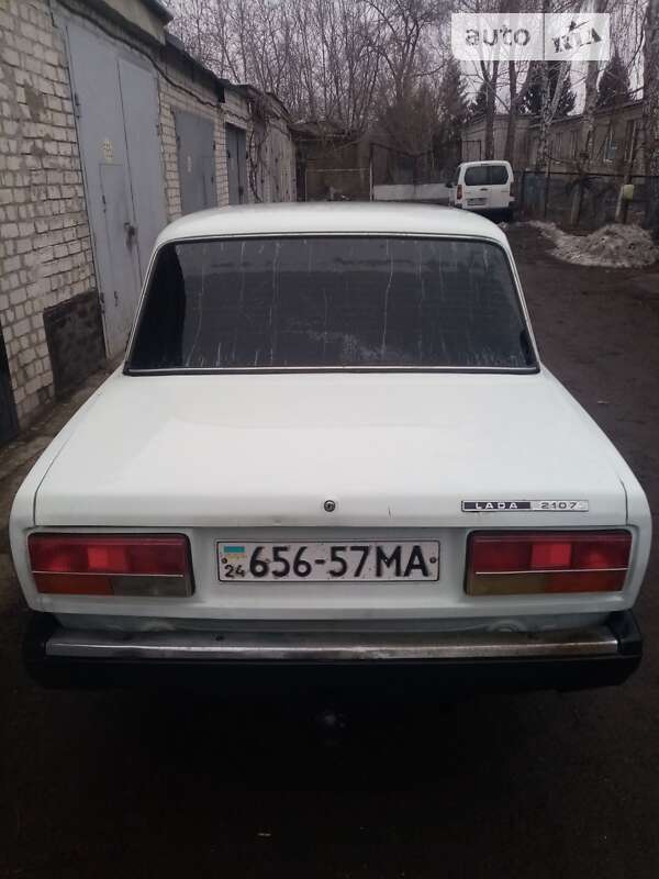 Седан ВАЗ / Lada 2107 1992 в Черкасах