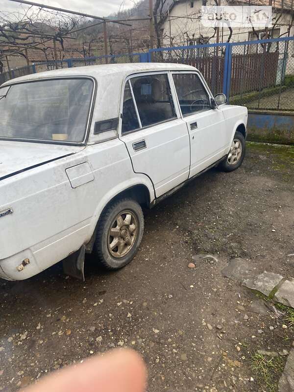 Седан ВАЗ / Lada 2107 1991 в Виноградове