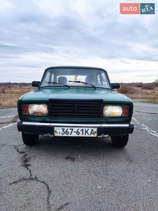 Седан ВАЗ / Lada 2107 1999 в Києві