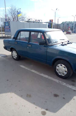 Седан ВАЗ / Lada 2107 2004 в Дрогобыче